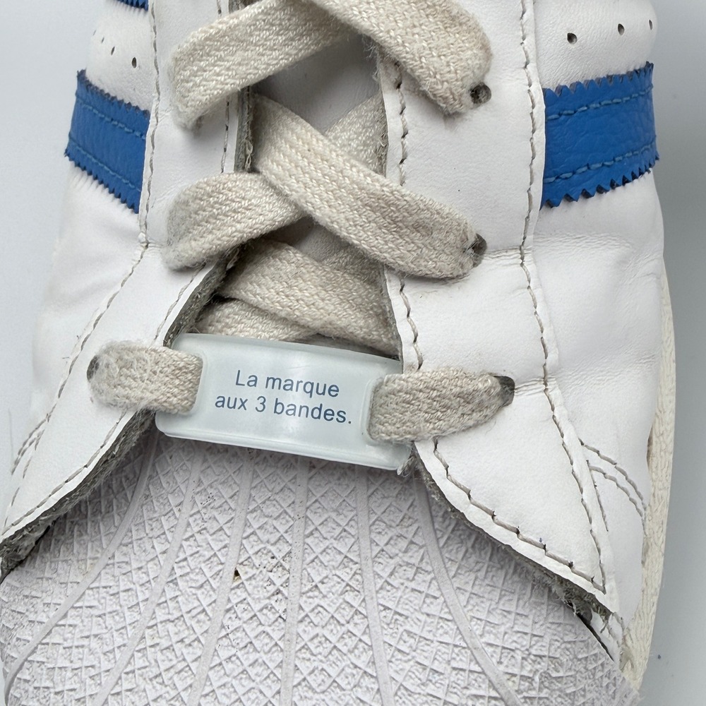 Adidas Superstar Size 10.5 Mens White Blue BIRD Leather Shell Sneakers FW4406 - Picture 3 of 7
